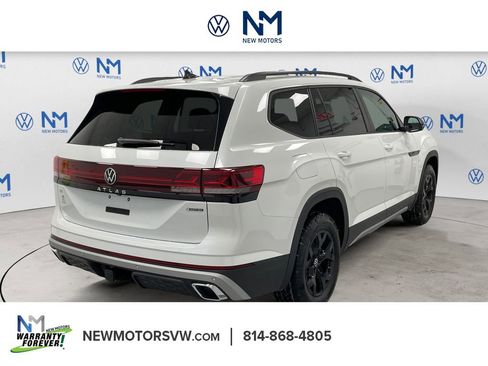 New 2026 Volkswagen Atlas Peak Edition image 4