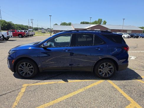 Used 2023 Chevrolet Equinox RS w/ RS Leather Package AWD/4WD image 2