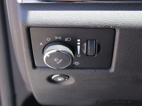 Used 2018 Jeep Grand Cherokee Limited AWD/4WD image 31