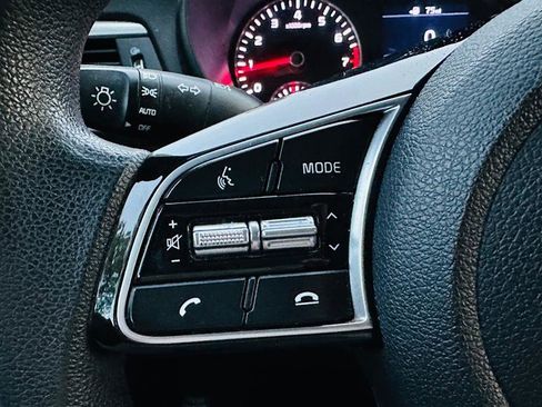 Used 2020 Kia Optima LX image 39