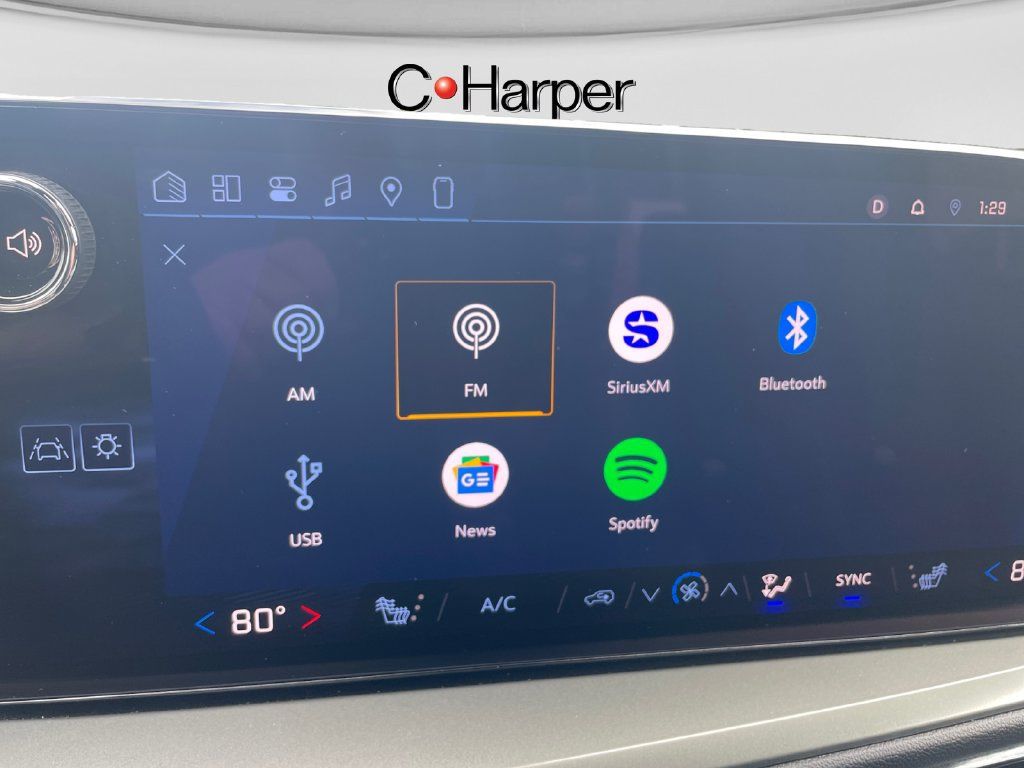 Used 2024 Chevrolet Traverse LT w/ LPO, Floor Liner Package FWD image 43
