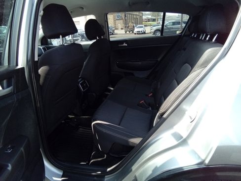 Used 2020 Kia Sportage LX image 24