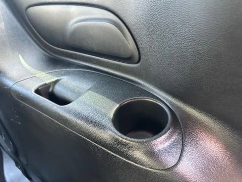 Certified 2025 Chrysler Pacifica Select FWD image 37