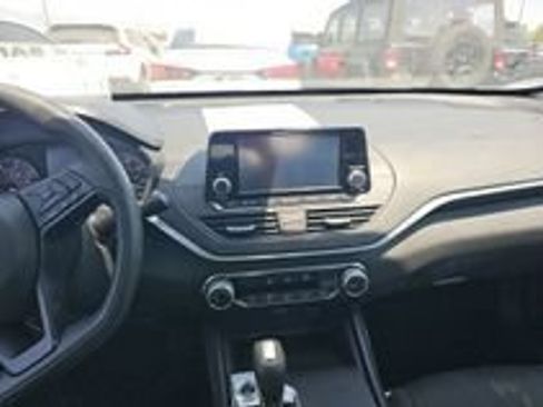 Used 2024 Nissan Altima 2.5 S FWD image 21