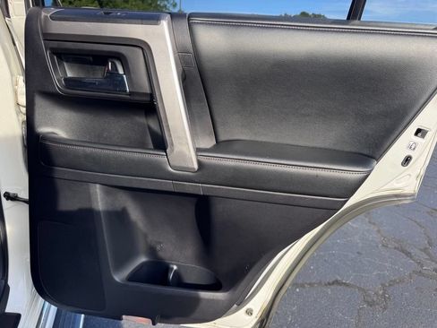 Used 2015 Toyota 4Runner Limited AWD/4WD image 29