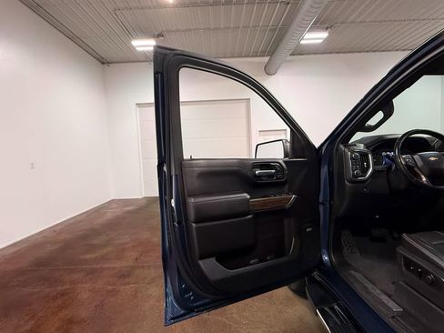 Used 2019 Chevrolet Silverado 1500 High Country AWD/4WD image 57