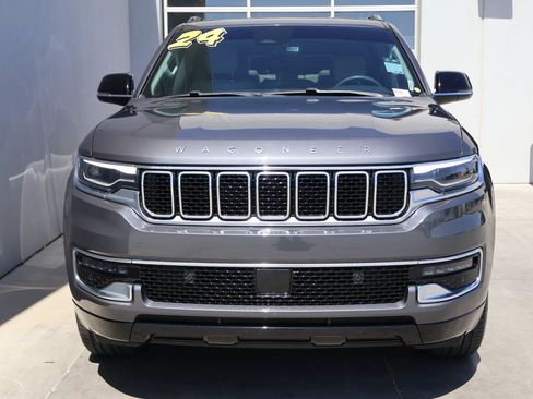 Used 2024 Jeep Wagoneer 4WD w/ Premium Group I image 5