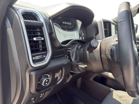 Used 2022 RAM 1500 Big Horn AWD/4WD image 15