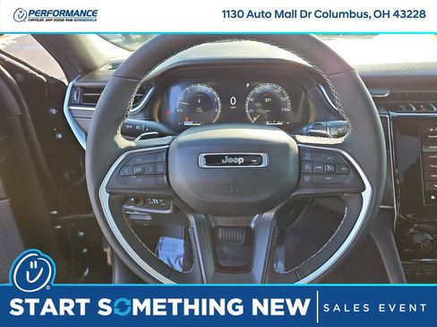 New 2025 Jeep Grand Cherokee Altitude image 21