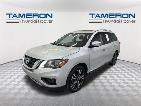 Used 2020 Nissan Pathfinder Platinum image 1