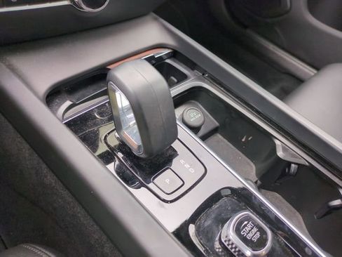 Certified 2025 Volvo S60 B5 Plus AWD/4WD image 20