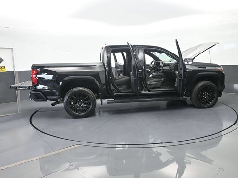 Used 2025 Chevrolet Colorado W/T w/ WT Custom Package RWD image 73