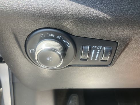 Used 2022 Jeep Compass Trailhawk w/ Trailhawk Convenience Group AWD/4WD image 20