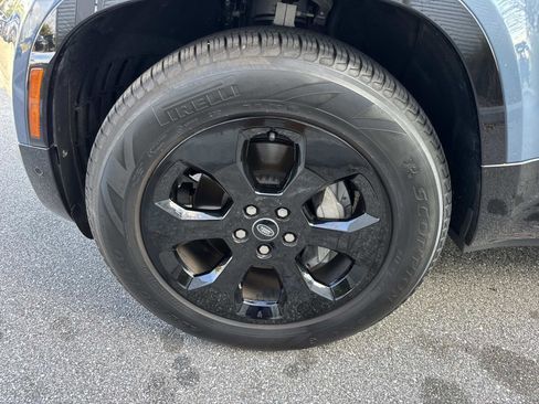 Certified 2024 Land Rover Defender 110 X-Dynamic SE image 10