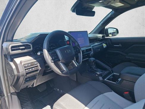 Certified 2025 Toyota Tacoma TRD Off-Road AWD/4WD image 10