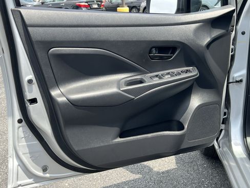 Used 2025 Nissan Versa S FWD image 36