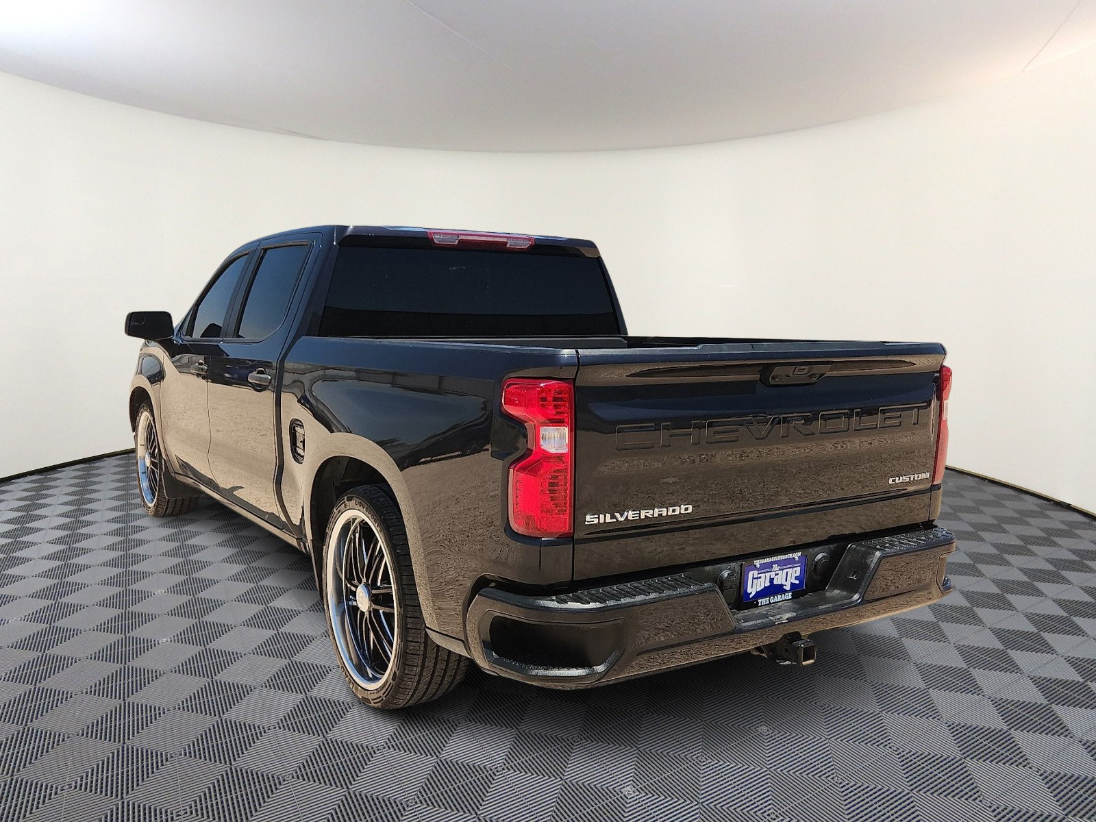 Used 2023 Chevrolet Silverado 1500 Custom RWD image 3