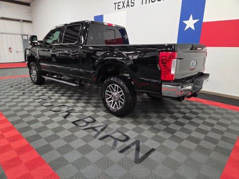 Used 2018 Ford F250 Lariat w/ Lariat Value Package AWD/4WD image 5