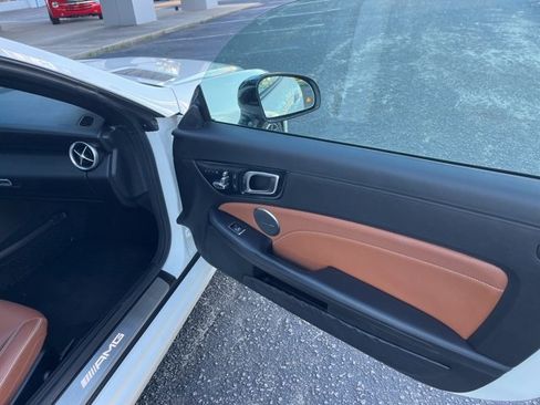 Used 2020 Mercedes-Benz SLC 43 AMG image 11