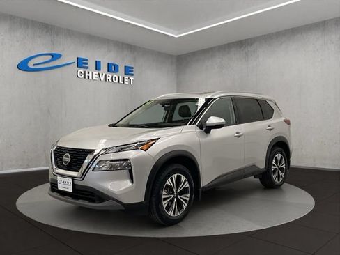 Used 2021 Nissan Rogue SV w/ Premium Package AWD/4WD image 11