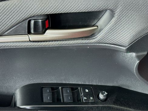 Used 2025 Toyota Camry SE image 23