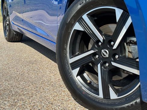 Used 2024 Nissan Sentra SV image 2