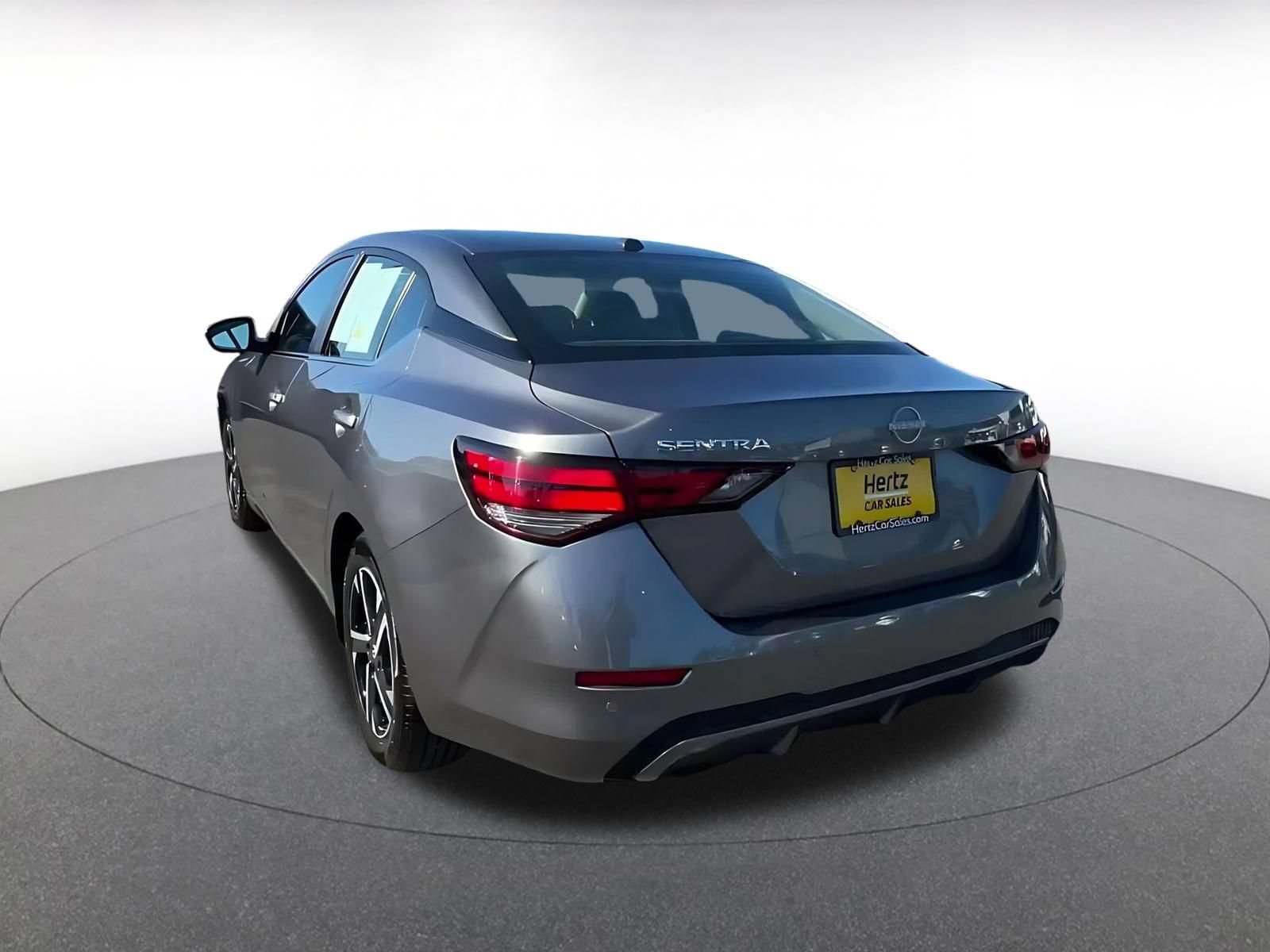 Used 2025 Nissan Sentra SV FWD image 10