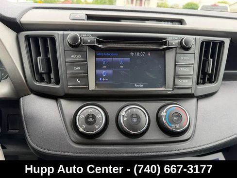 Used 2017 Toyota RAV4 LE AWD/4WD image 16
