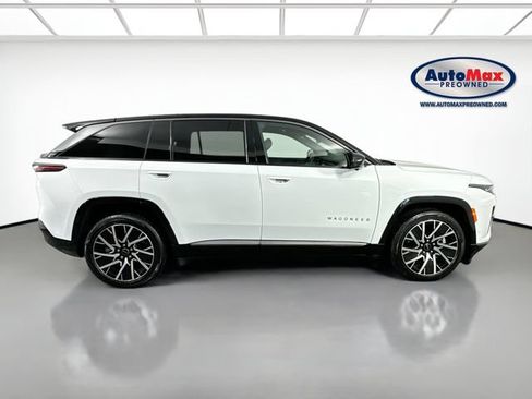 Used 2025 Jeep Wagoneer S Limited AWD/4WD image 10