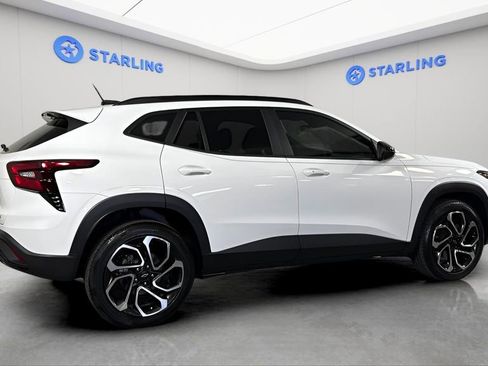 Certified 2025 Chevrolet Trax RS w/ Driver Confidence Package image 7