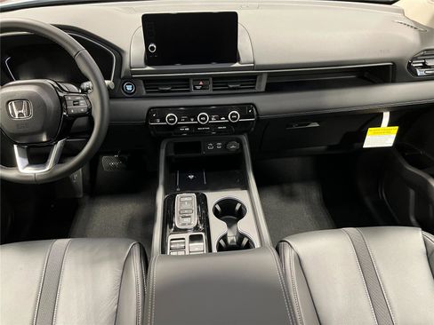 New 2025 Honda Pilot Touring image 20
