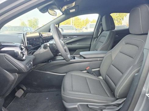 Used 2025 Chevrolet Blazer EV LT image 8