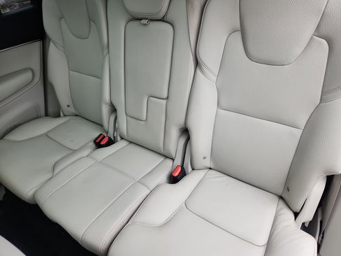 Used 2020 Volvo XC90 T5 Momentum image 26