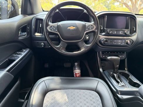 Used 2020 Chevrolet Colorado Z71 w/ Z71 Midnight Edition AWD/4WD image 19