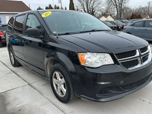 Used 2011 Dodge Grand Caravan Mainstreet w/ PWR Convenience Group image 3