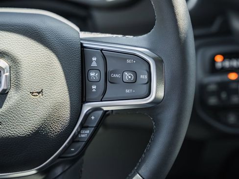 New 2026 RAM 1500 Laramie AWD/4WD image 32