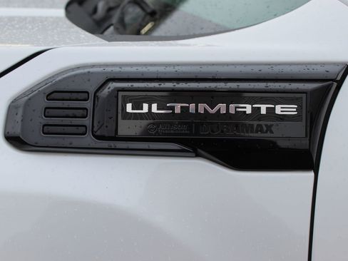 Used 2024 GMC Sierra 3500 Denali Ultimate image 9