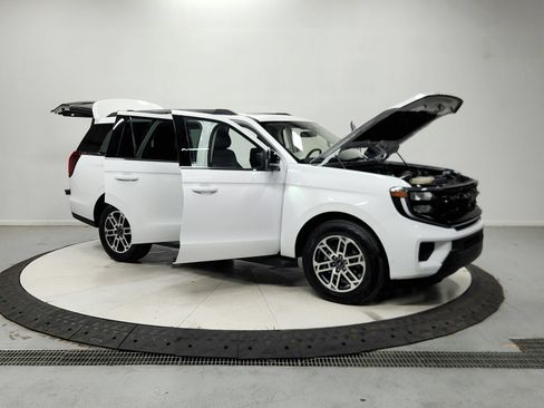 Used 2025 Ford Expedition Active AWD/4WD image 10