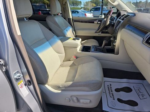 Used 2017 Lexus GX 460 AWD/4WD image 14