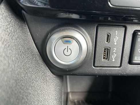 Used 2022 Nissan Leaf SV FWD image 16