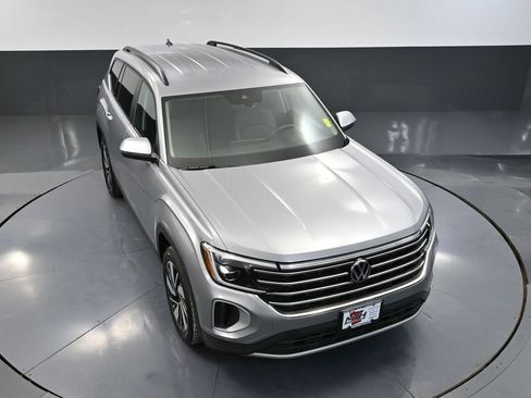 Used 2025 Volkswagen Atlas SE image 60