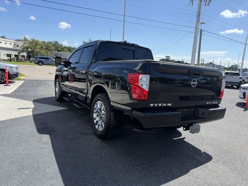Used 2023 Nissan Titan SV w/ SV Convenience Package AWD/4WD image 5