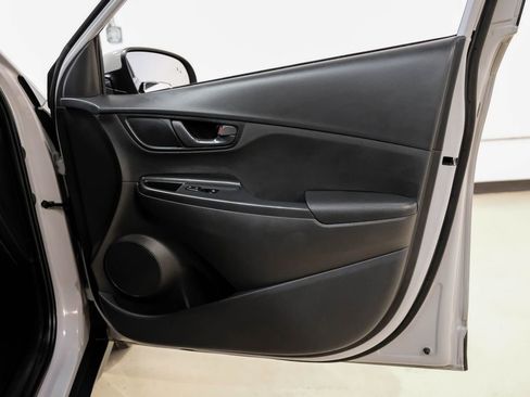Used 2023 Hyundai Kona SE FWD image 42