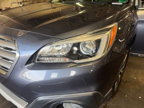 Used 2017 Subaru Outback 2.5i Limited AWD/4WD image 29
