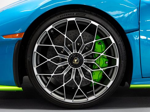 Used 2022 Lamborghini Huracan STO RWD image 29