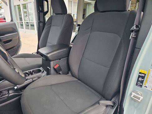 Used 2023 Jeep Wrangler Unlimited w/ Cold Weather Group image 14