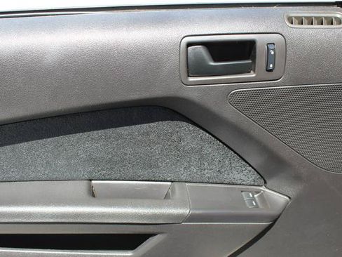 Used 2010 Ford Mustang GT RWD image 16