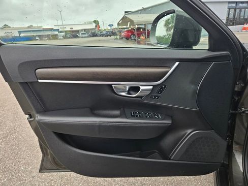 Used 2020 Volvo V90 T6 Cross Country AWD/4WD image 24