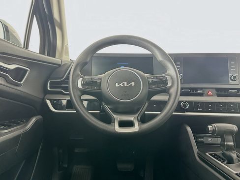 Used 2024 Kia Sportage LX image 17