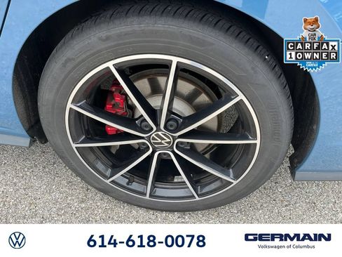 Used 2025 Volkswagen Jetta GLI Autobahn FWD image 15